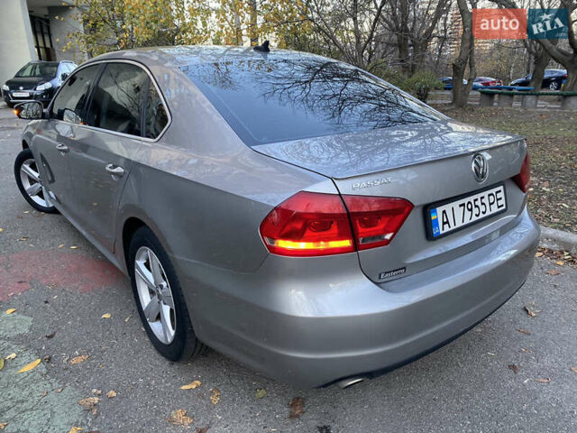 Сірий Фольксваген Пассат, об'ємом двигуна 2.48 л та пробігом 226 тис. км за 11000 $, фото 2 на Automoto.ua