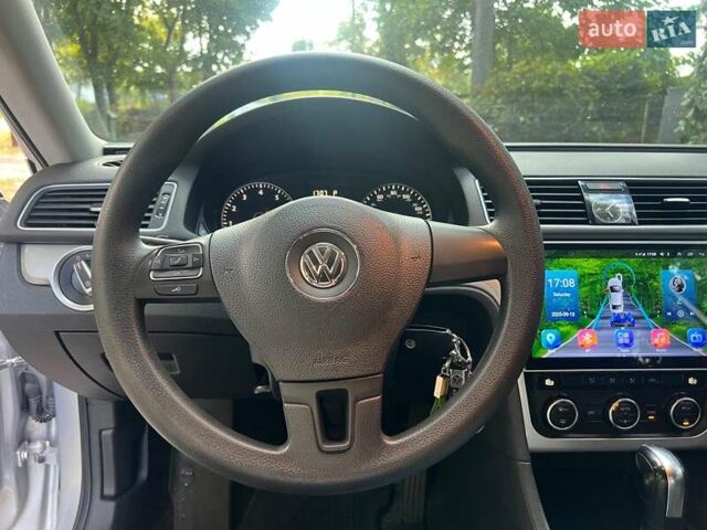 Фольксваген Пассат 2012 у Києві на Automoto.ua Сірий Фольксваген Пассат, об'ємом двигуна 2.5 л та пробігом 331 тис. км за 8290 $, фото 11 на Automoto.ua