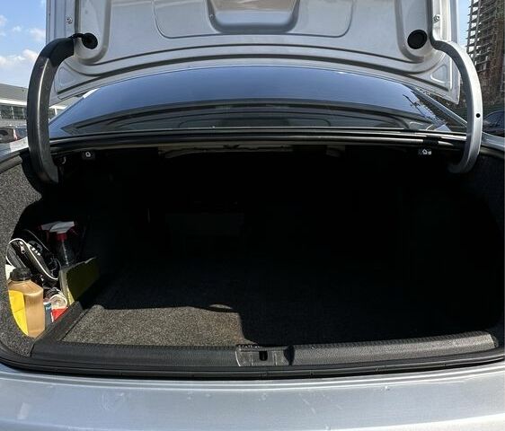 Серый Фольксваген Пассат, объемом двигателя 2.5 л и пробегом 271 тыс. км за 9600 $, фото 8 на Automoto.ua