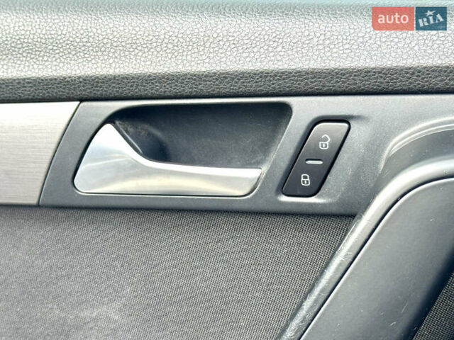 Сірий Фольксваген Пассат, об'ємом двигуна 1.97 л та пробігом 220 тис. км за 11499 $, фото 50 на Automoto.ua