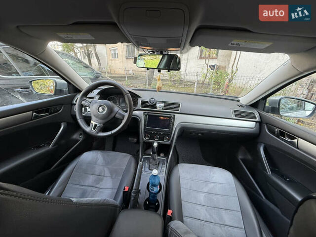 Сірий Фольксваген Пассат, об'ємом двигуна 2.48 л та пробігом 263 тис. км за 9000 $, фото 11 на Automoto.ua