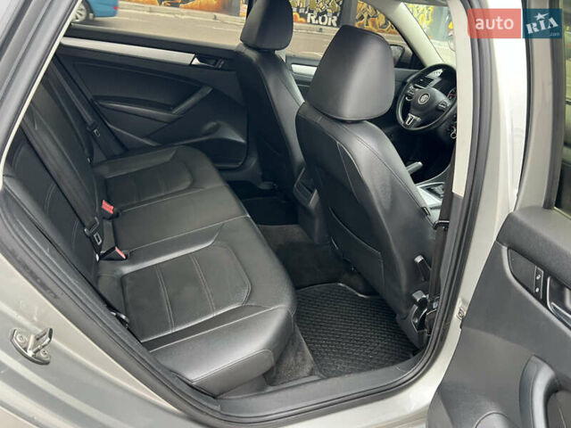 Сірий Фольксваген Пассат, об'ємом двигуна 2.48 л та пробігом 290 тис. км за 9300 $, фото 17 на Automoto.ua