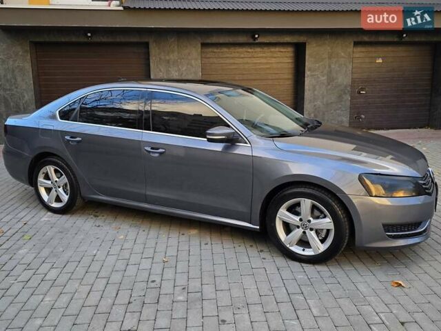 Серый Фольксваген Пассат, объемом двигателя 2.5 л и пробегом 241 тыс. км за 7450 $, фото 12 на Automoto.ua
