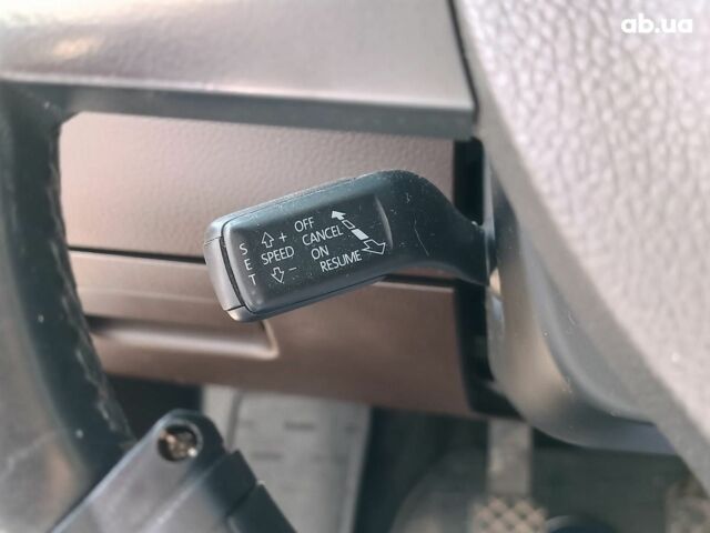 Сірий Фольксваген Пассат, об'ємом двигуна 2 л та пробігом 376 тис. км за 7990 $, фото 18 на Automoto.ua