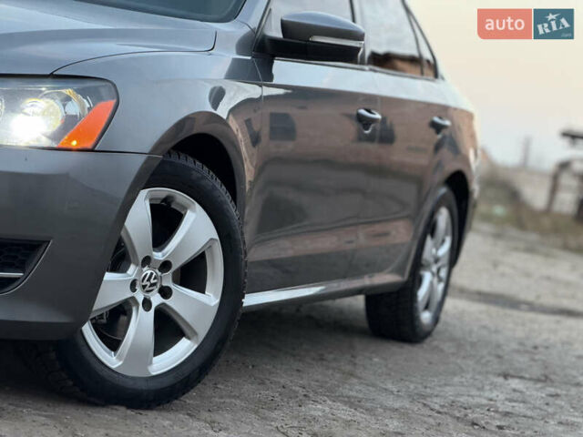 Серый Фольксваген Пассат, объемом двигателя 2.5 л и пробегом 225 тыс. км за 11000 $, фото 2 на Automoto.ua