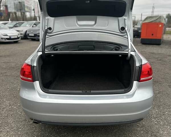 Серый Фольксваген Пассат, объемом двигателя 2.48 л и пробегом 273 тыс. км за 9700 $, фото 11 на Automoto.ua