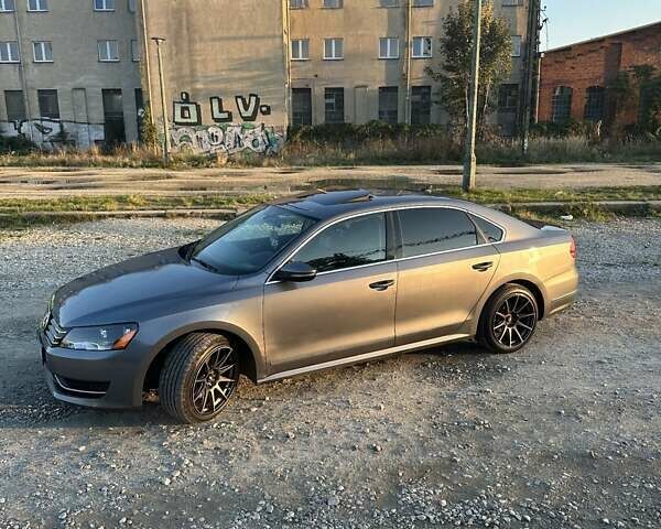 Серый Фольксваген Пассат, объемом двигателя 2.5 л и пробегом 276 тыс. км за 10500 $, фото 5 на Automoto.ua