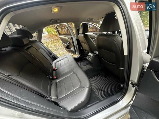 Фольксваген Пассат 2012 у Києві на Automoto.ua Сірий Фольксваген Пассат, об'ємом двигуна 2.5 л та пробігом 205 тис. км за 8299 $, фото 34 на Automoto.ua