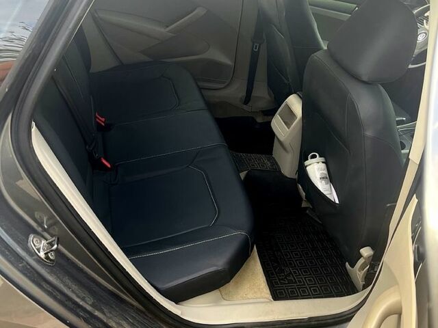 Серый Фольксваген Пассат, объемом двигателя 2.5 л и пробегом 180 тыс. км за 7500 $, фото 4 на Automoto.ua