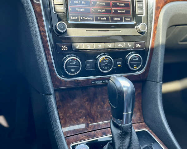 Серый Фольксваген Пассат, объемом двигателя 1.97 л и пробегом 153 тыс. км за 12000 $, фото 18 на Automoto.ua