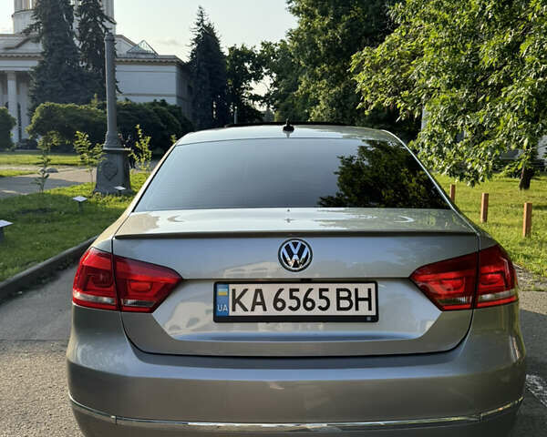 Сірий Фольксваген Пассат, об'ємом двигуна 2.5 л та пробігом 269 тис. км за 10500 $, фото 12 на Automoto.ua