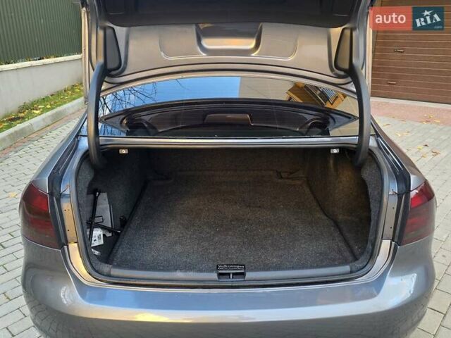 Серый Фольксваген Пассат, объемом двигателя 2.5 л и пробегом 241 тыс. км за 7450 $, фото 30 на Automoto.ua