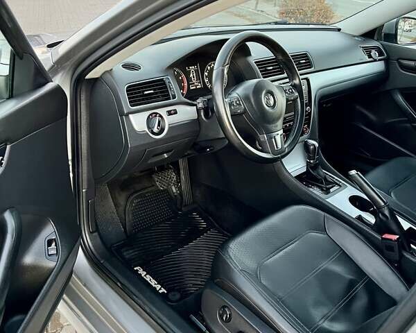 Серый Фольксваген Пассат, объемом двигателя 2.48 л и пробегом 215 тыс. км за 9950 $, фото 12 на Automoto.ua