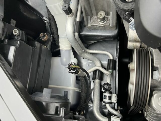 Серый Фольксваген Пассат, объемом двигателя 2.5 л и пробегом 159 тыс. км за 10800 $, фото 17 на Automoto.ua