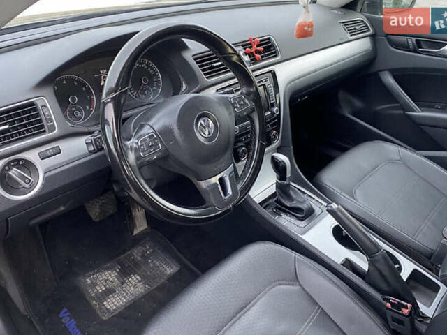 Серый Фольксваген Пассат, объемом двигателя 2.5 л и пробегом 290 тыс. км за 8700 $, фото 9 на Automoto.ua