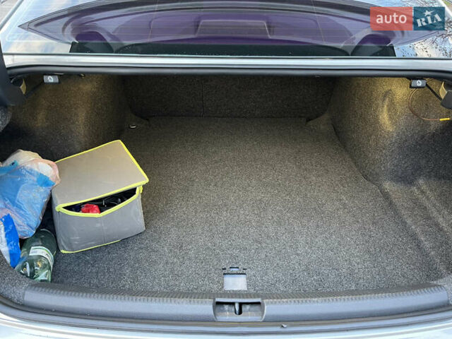 Сірий Фольксваген Пассат, об'ємом двигуна 2.5 л та пробігом 150 тис. км за 11700 $, фото 9 на Automoto.ua