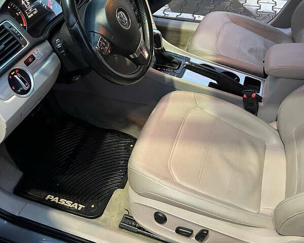 Сірий Фольксваген Пассат, об'ємом двигуна 2 л та пробігом 180 тис. км за 12200 $, фото 5 на Automoto.ua