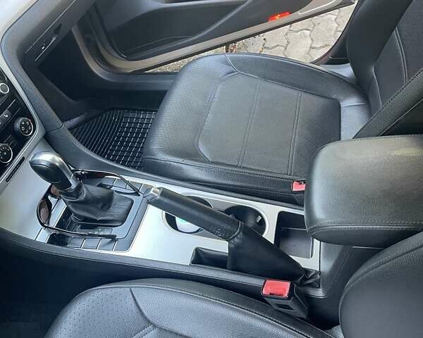 Серый Фольксваген Пассат, объемом двигателя 2.48 л и пробегом 238 тыс. км за 10200 $, фото 3 на Automoto.ua