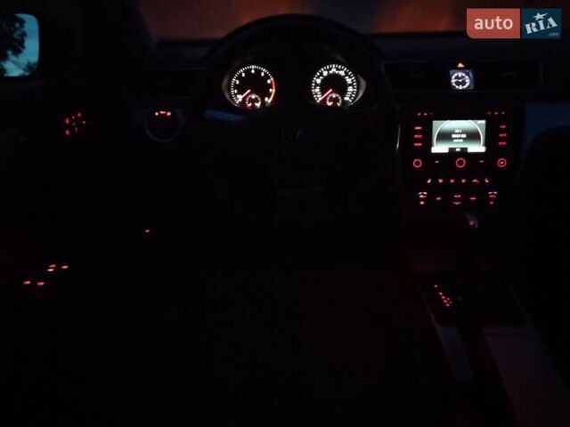 Серый Фольксваген Пассат, объемом двигателя 2.48 л и пробегом 171 тыс. км за 11950 $, фото 19 на Automoto.ua