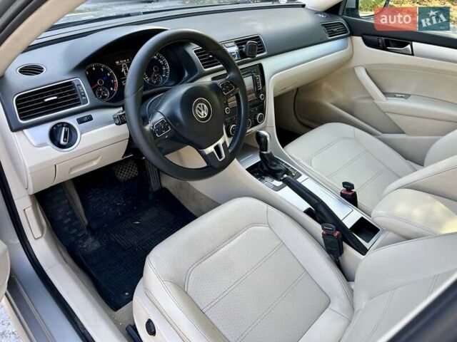 Серый Фольксваген Пассат, объемом двигателя 2.48 л и пробегом 220 тыс. км за 9800 $, фото 7 на Automoto.ua