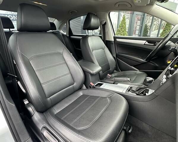 Серый Фольксваген Пассат, объемом двигателя 2.48 л и пробегом 273 тыс. км за 9700 $, фото 17 на Automoto.ua