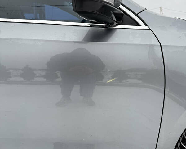 Серый Фольксваген Пассат, объемом двигателя 2.5 л и пробегом 227 тыс. км за 10000 $, фото 5 на Automoto.ua