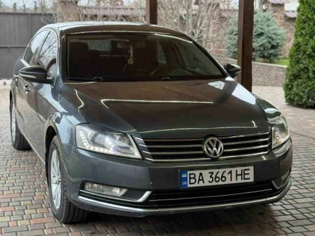 Серый Фольксваген Пассат, объемом двигателя 1.8 л и пробегом 220 тыс. км за 9500 $, фото 1 на Automoto.ua