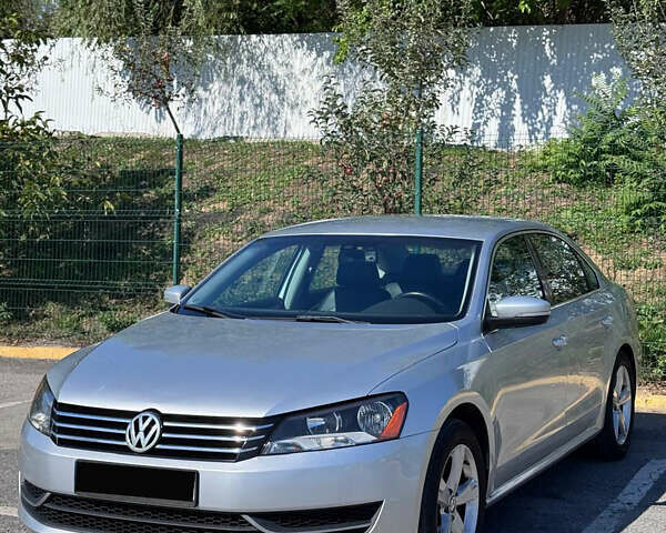 Серый Фольксваген Пассат, объемом двигателя 2.5 л и пробегом 194 тыс. км за 8500 $, фото 2 на Automoto.ua