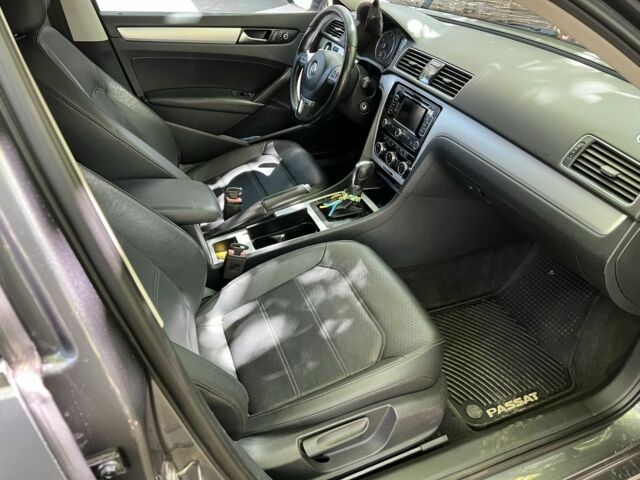 Сірий Фольксваген Пассат, об'ємом двигуна 2.5 л та пробігом 245 тис. км за 10000 $, фото 8 на Automoto.ua
