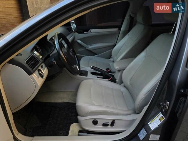 Серый Фольксваген Пассат, объемом двигателя 2.5 л и пробегом 241 тыс. км за 7450 $, фото 21 на Automoto.ua