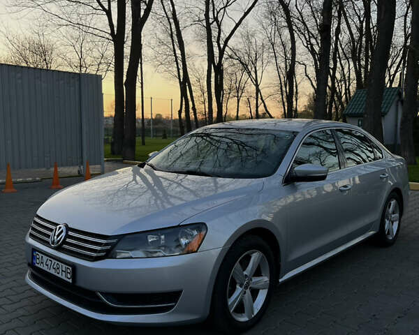 Серый Фольксваген Пассат, объемом двигателя 2.48 л и пробегом 240 тыс. км за 10999 $, фото 11 на Automoto.ua