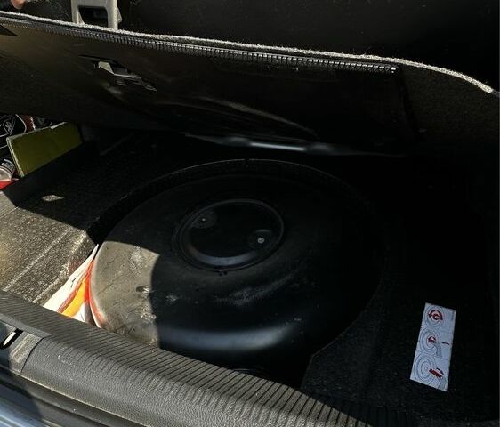 Серый Фольксваген Пассат, объемом двигателя 2.5 л и пробегом 271 тыс. км за 9600 $, фото 10 на Automoto.ua