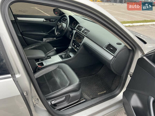 Сірий Фольксваген Пассат, об'ємом двигуна 2.48 л та пробігом 290 тис. км за 9300 $, фото 16 на Automoto.ua