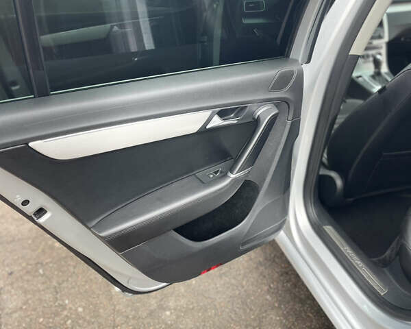 Фольксваген Пассат 2012 в Коростене на Automoto.ua Серый Фольксваген Пассат, объемом двигателя 1.8 л и пробегом 159 тыс. км за 10750 $, фото 22 на Automoto.ua