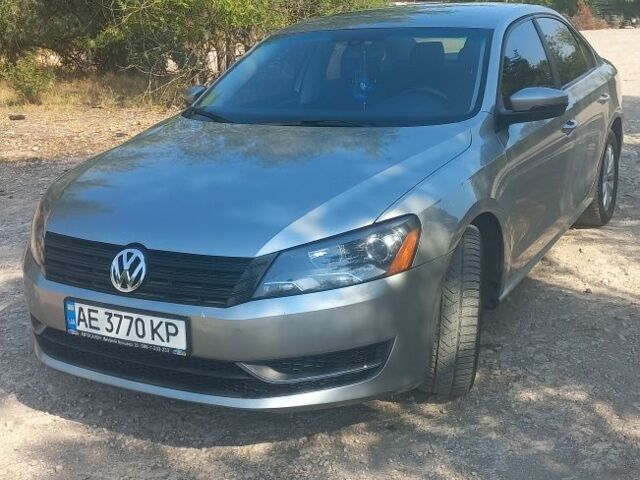 Фольксваген Пассат 2012 у Кривому Розі на Automoto.ua Сірий Фольксваген Пассат, об'ємом двигуна 2.5 л та пробігом 190 тис. км за 11693 $, фото 1 на Automoto.ua