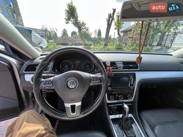 Серый Фольксваген Пассат, объемом двигателя 2.5 л и пробегом 266 тыс. км за 9500 $, фото 9 на Automoto.ua