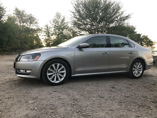 Серый Фольксваген Пассат, объемом двигателя 2.5 л и пробегом 133 тыс. км за 11111 $, фото 5 на Automoto.ua