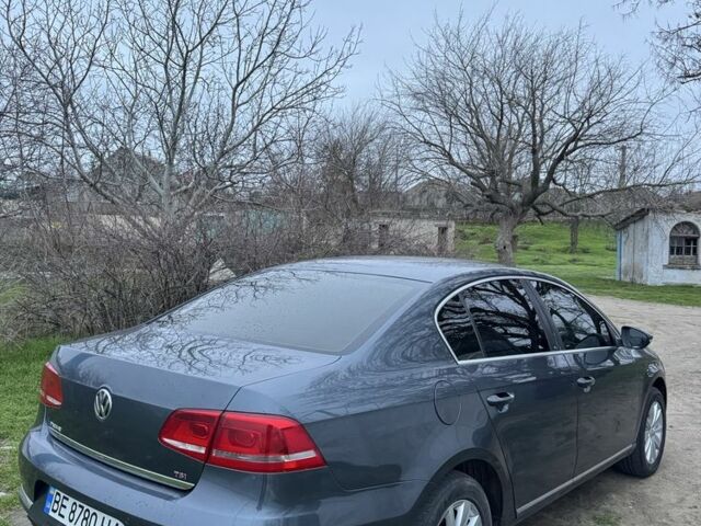 Серый Фольксваген Пассат, объемом двигателя 1.8 л и пробегом 308 тыс. км за 8800 $, фото 3 на Automoto.ua