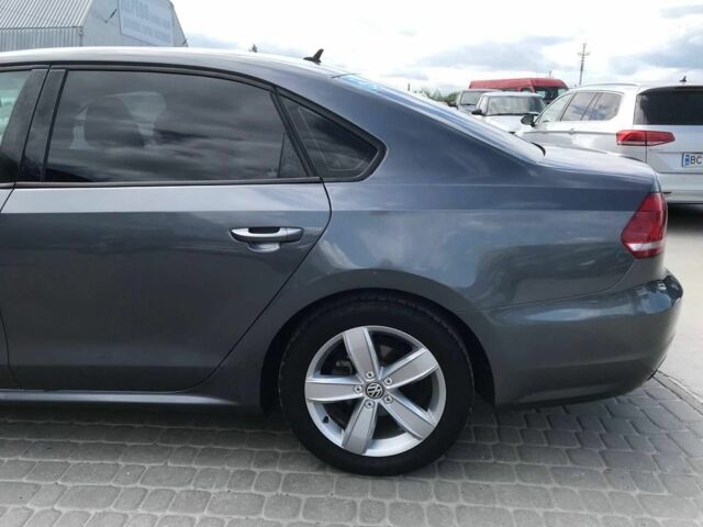 Серый Фольксваген Пассат, объемом двигателя 2.5 л и пробегом 142 тыс. км за 9490 $, фото 8 на Automoto.ua