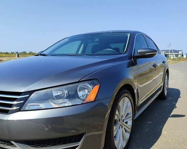 Серый Фольксваген Пассат, объемом двигателя 2.48 л и пробегом 171 тыс. км за 11950 $, фото 5 на Automoto.ua