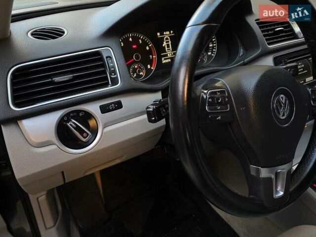 Серый Фольксваген Пассат, объемом двигателя 2.5 л и пробегом 241 тыс. км за 7450 $, фото 25 на Automoto.ua