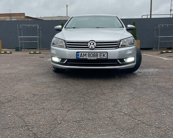 Фольксваген Пассат 2012 в Коростене на Automoto.ua Серый Фольксваген Пассат, объемом двигателя 1.8 л и пробегом 159 тыс. км за 10750 $, фото 2 на Automoto.ua