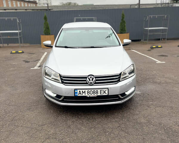 Фольксваген Пассат 2012 в Коростене на Automoto.ua Серый Фольксваген Пассат, объемом двигателя 1.8 л и пробегом 159 тыс. км за 10750 $, фото 4 на Automoto.ua