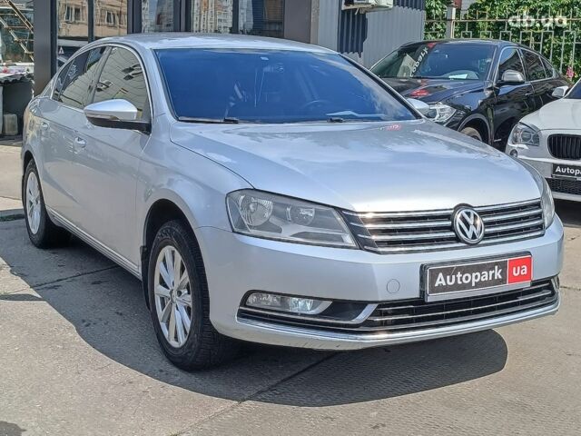 Сірий Фольксваген Пассат, об'ємом двигуна 2 л та пробігом 376 тис. км за 7990 $, фото 5 на Automoto.ua