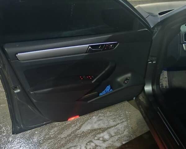 Сірий Фольксваген Пассат, об'ємом двигуна 2.48 л та пробігом 260 тис. км за 8999 $, фото 7 на Automoto.ua