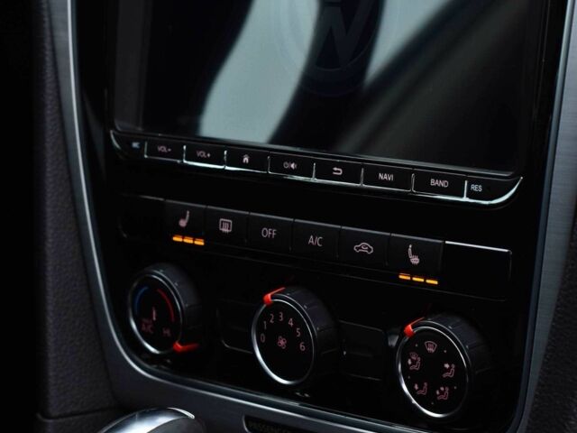 Сірий Фольксваген Пассат, об'ємом двигуна 2.5 л та пробігом 241 тис. км за 8790 $, фото 13 на Automoto.ua