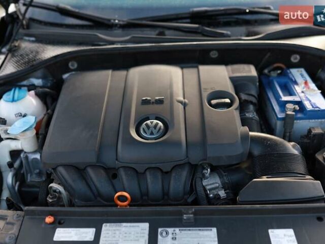 Серый Фольксваген Пассат, объемом двигателя 2.5 л и пробегом 140 тыс. км за 9900 $, фото 24 на Automoto.ua