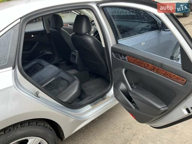 Серый Фольксваген Пассат, объемом двигателя 2.5 л и пробегом 180 тыс. км за 12000 $, фото 10 на Automoto.ua