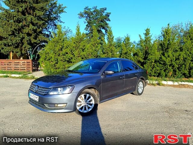 Серый Фольксваген Пассат, объемом двигателя 2.5 л и пробегом 170 тыс. км за 7700 $, фото 6 на Automoto.ua