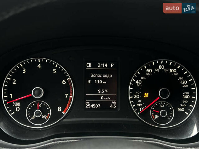 Серый Фольксваген Пассат, объемом двигателя 2.48 л и пробегом 254 тыс. км за 9800 $, фото 9 на Automoto.ua